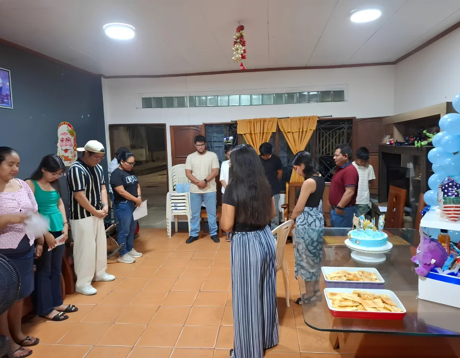 Adoración en IEUP El Sembrador