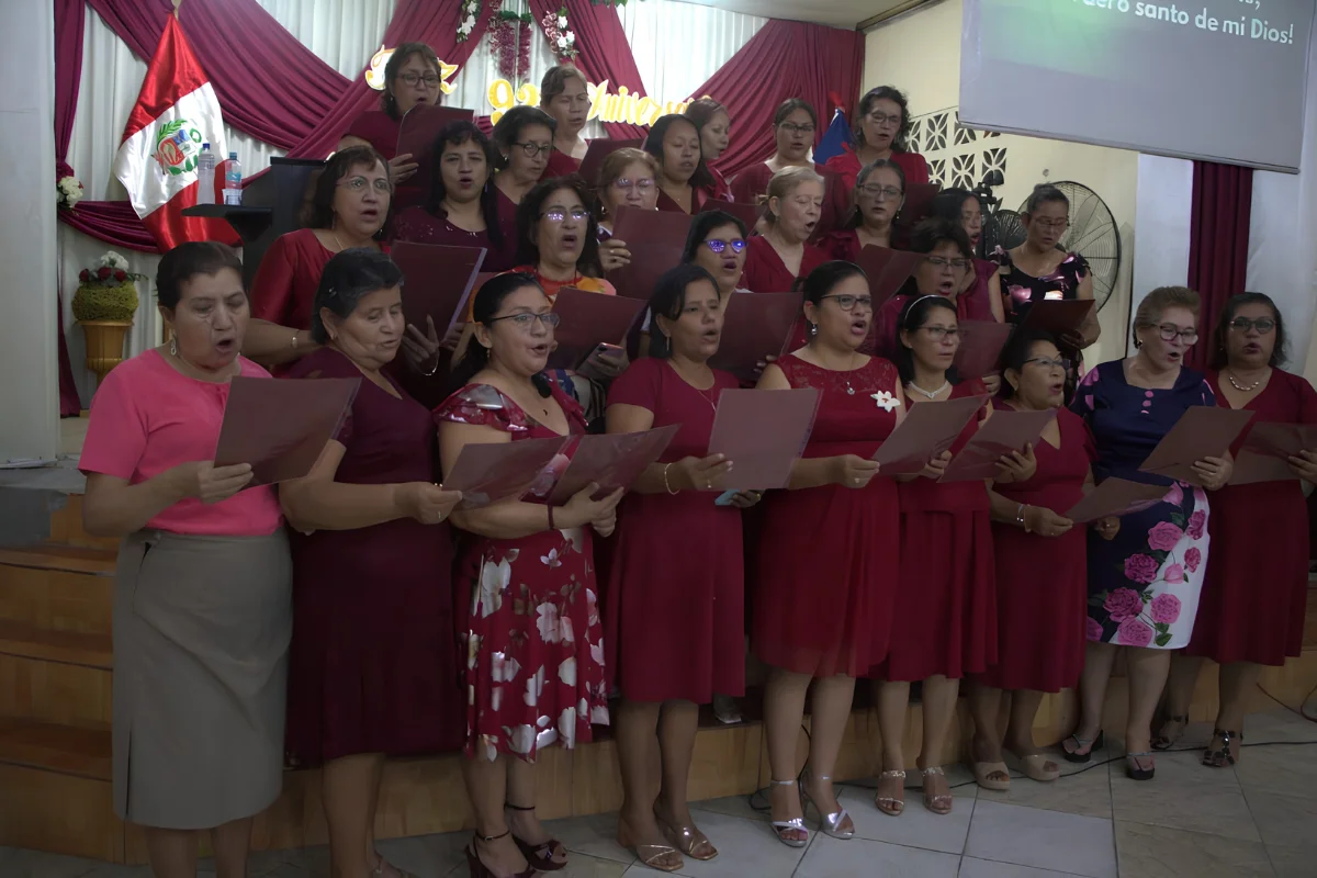 Oración Misional en IEUP El Sembrador